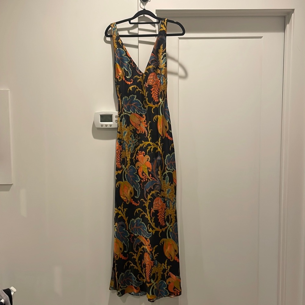 Perfect condition SIR. gown
